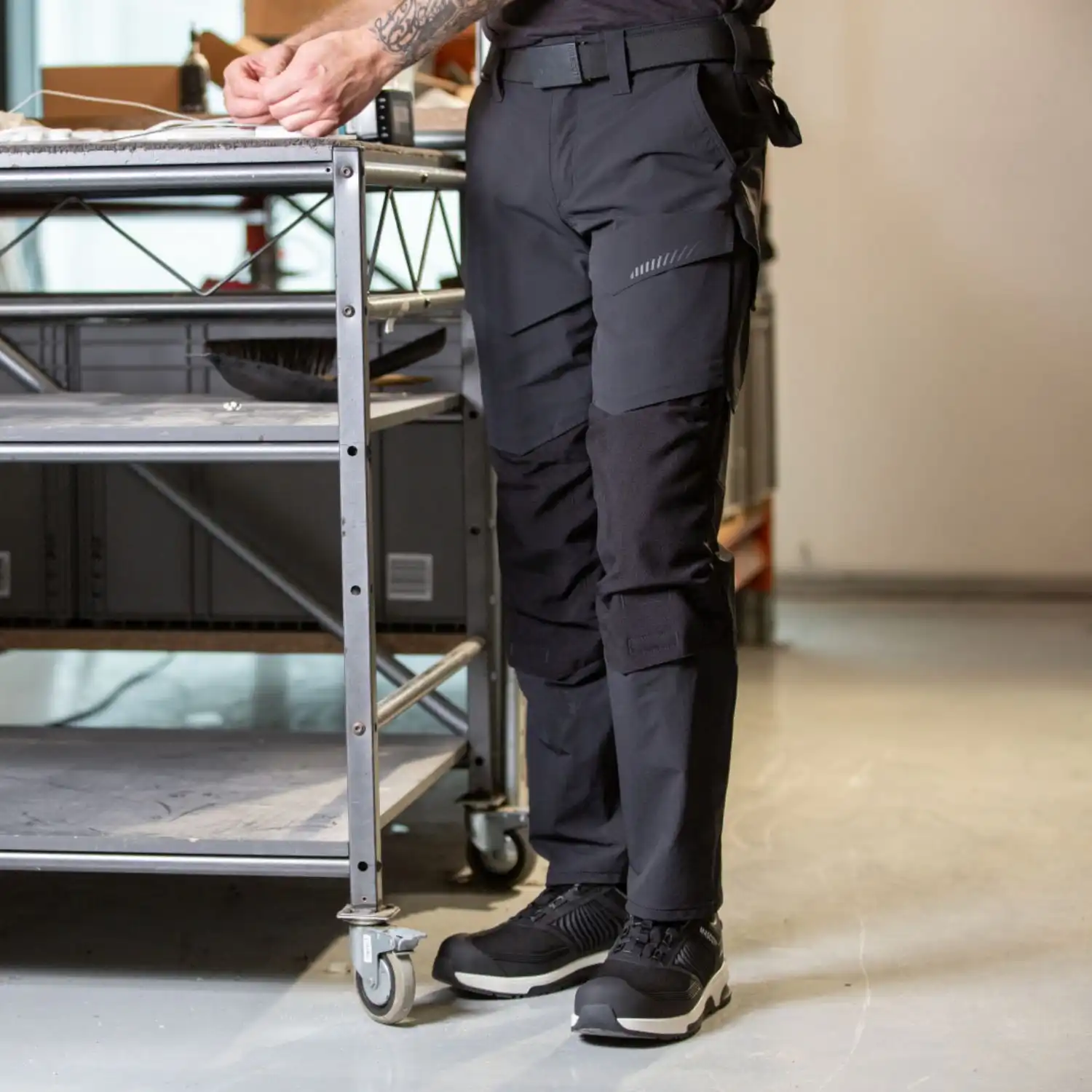 Stretch Bundhose "22379-311" Customized in schwarz, 82C62 (EU 62) - Thumbnail 5